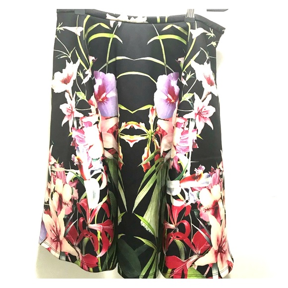 Ted Baker Dresses & Skirts - Ted Baker black tropical skirt size 4 NWT